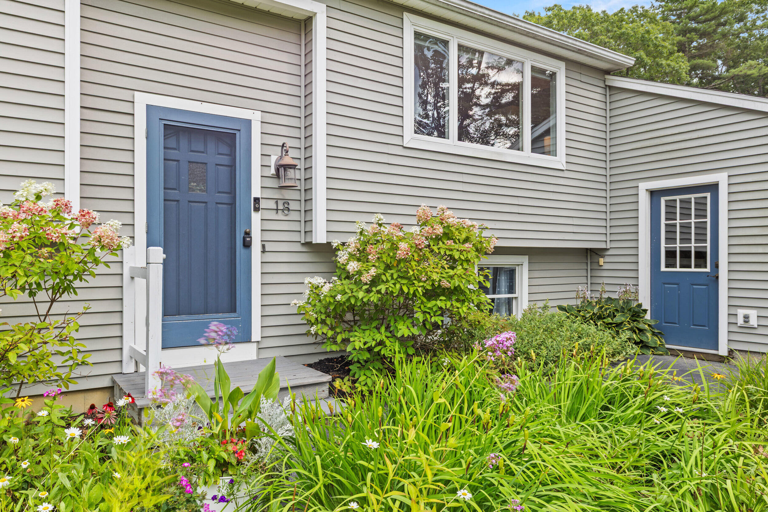 18 Ellen Circle Property Photo 3