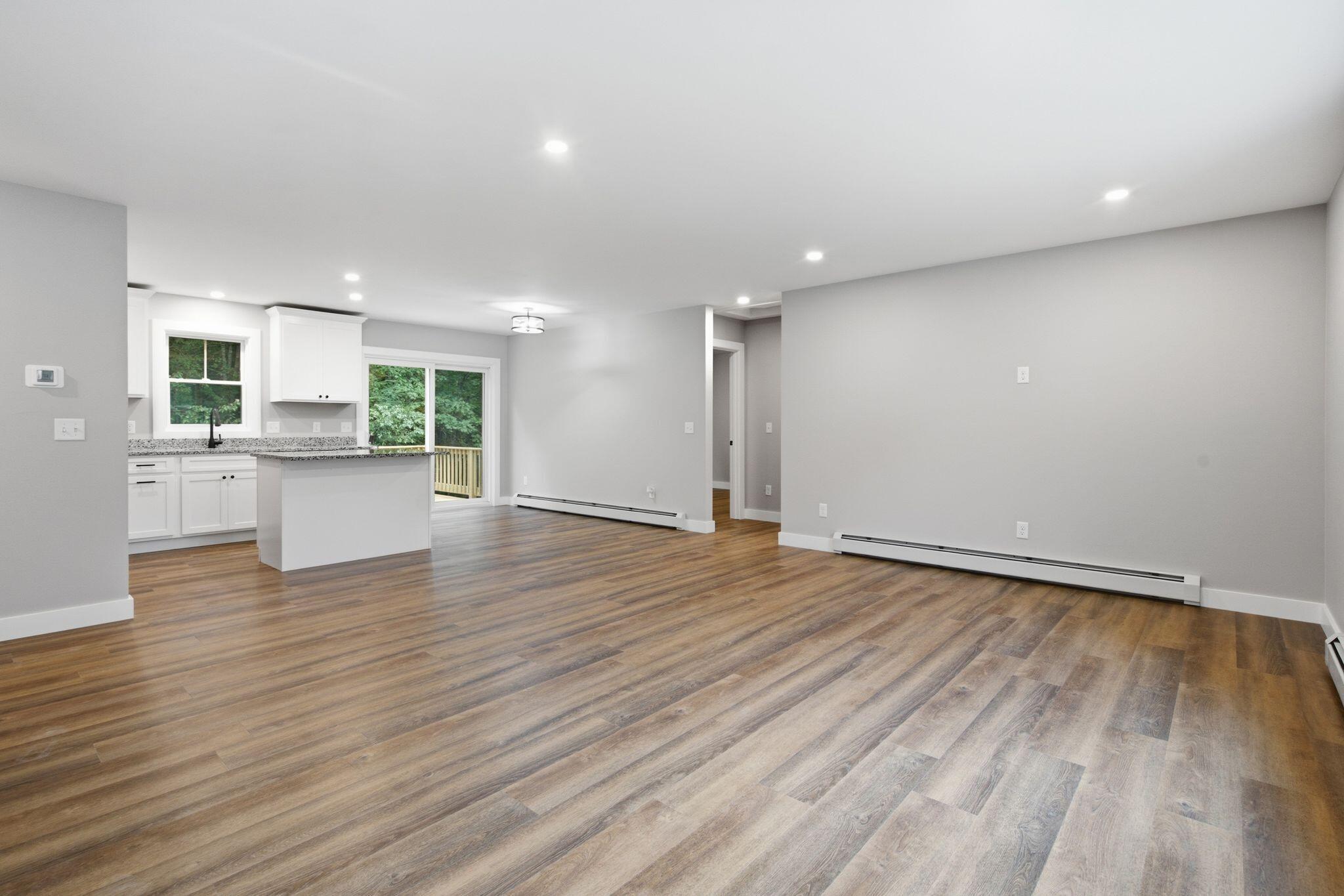 4 Neponset Circle Property Photo 1
