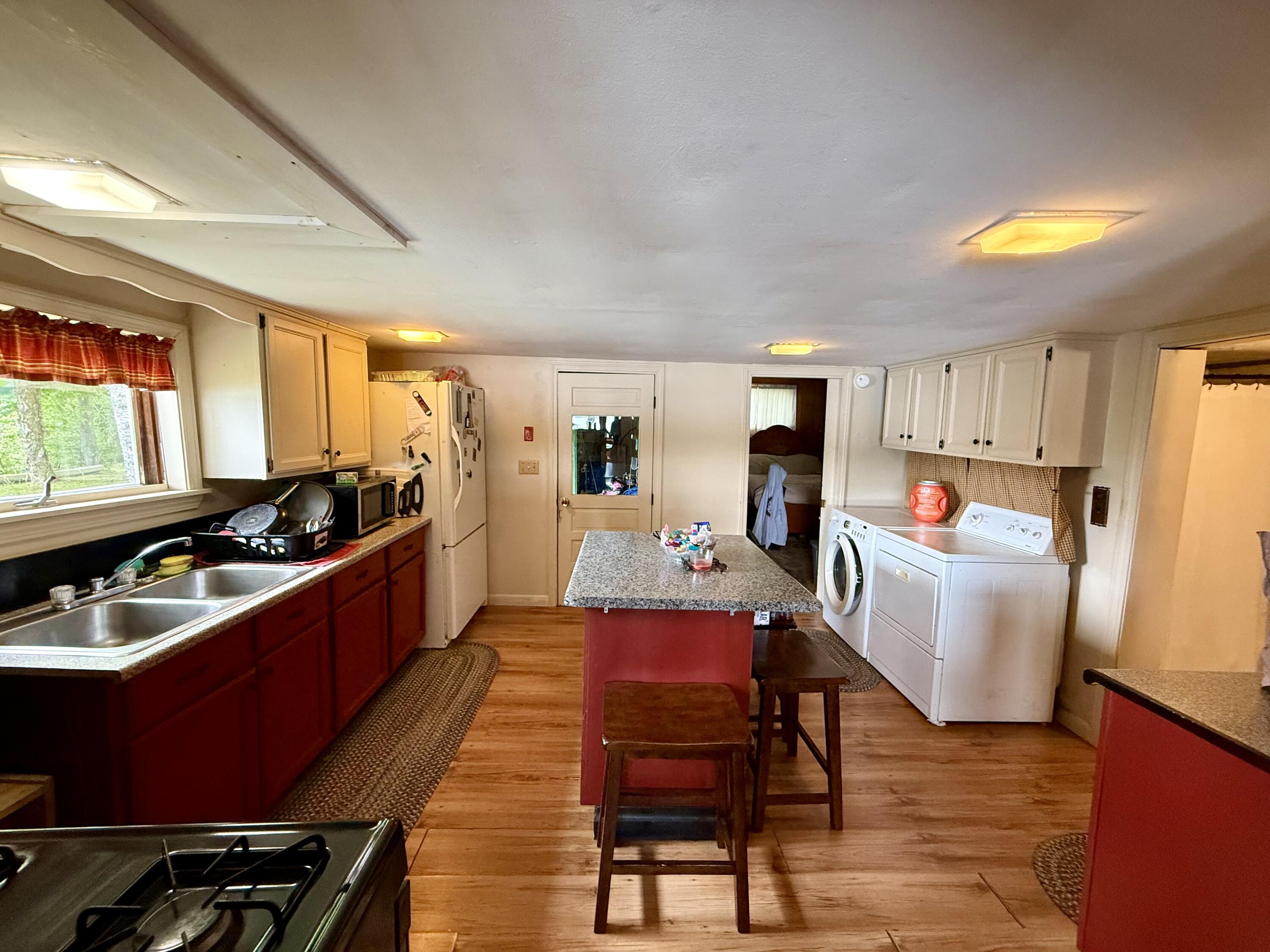 91 Lakeview Street Property Photo 9