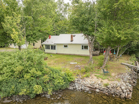 91 Lakeview Street Property Photo 38
