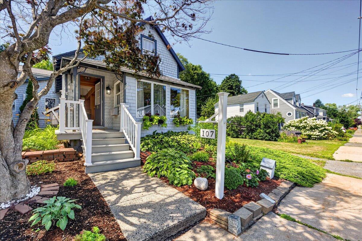 107 Ledgelawn Avenue Property Photo 1