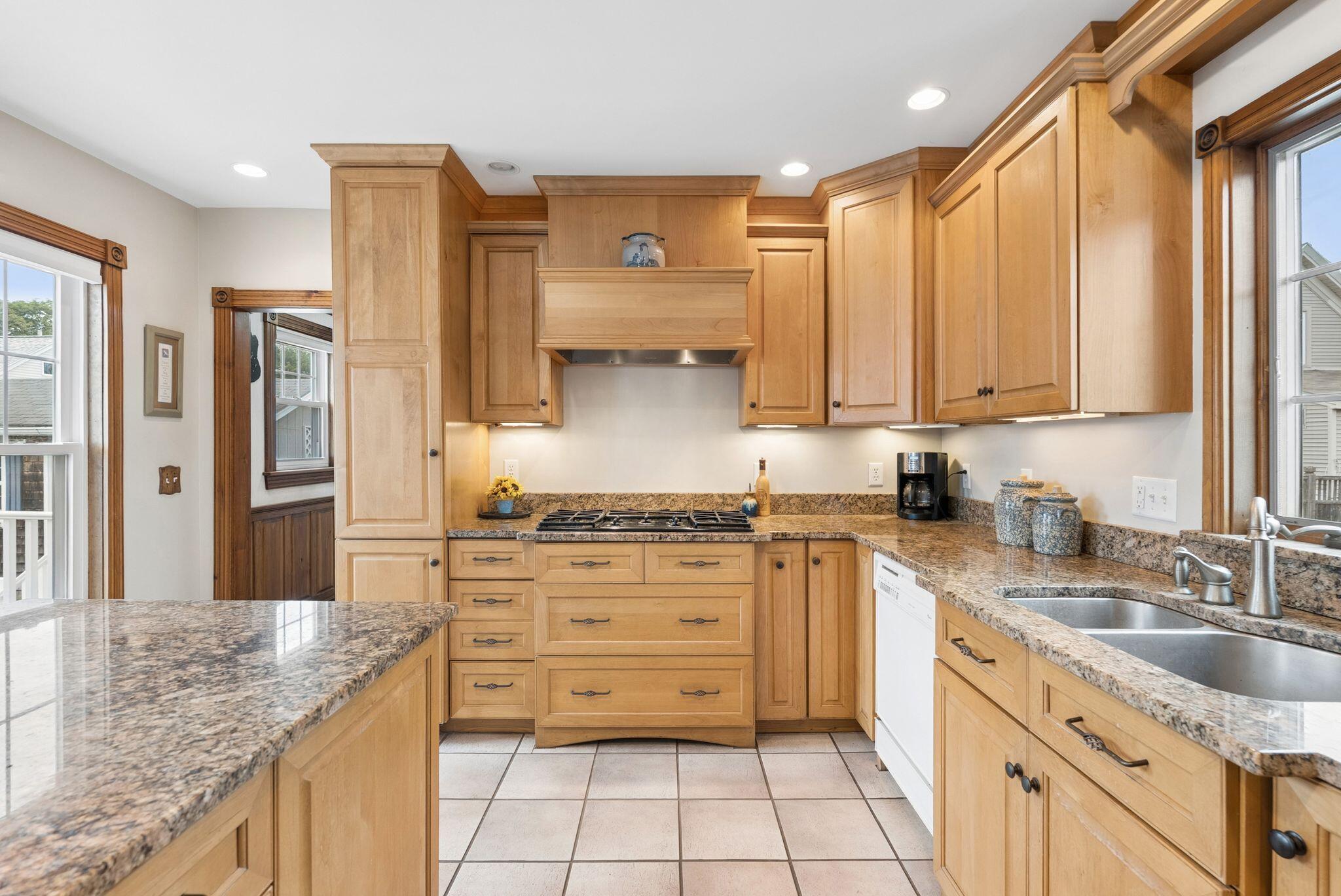 166 Hill Street Property Photo 15