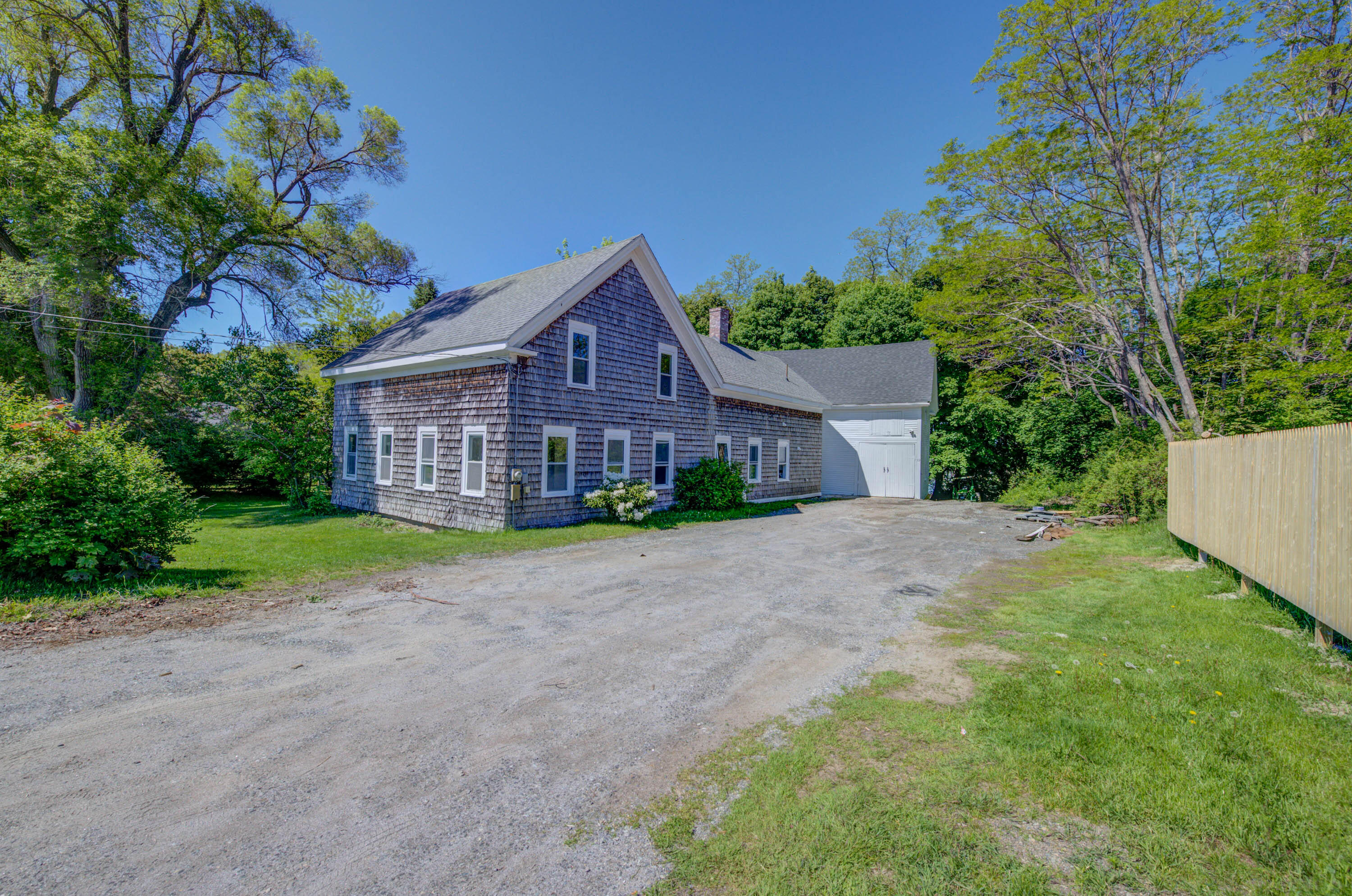 12 Middle Road Property Photo 1