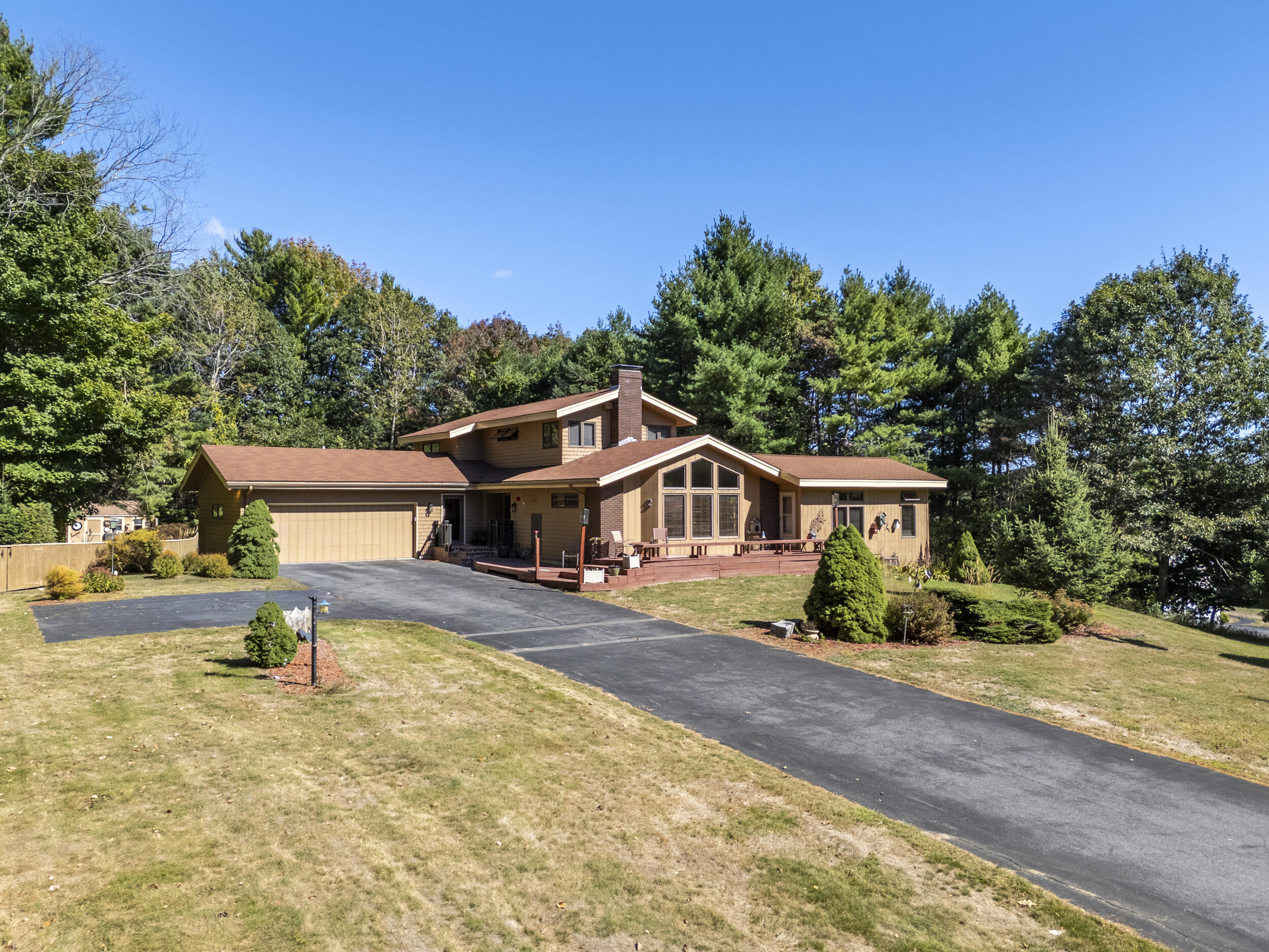 2 Brookfield Road Property Photo 1