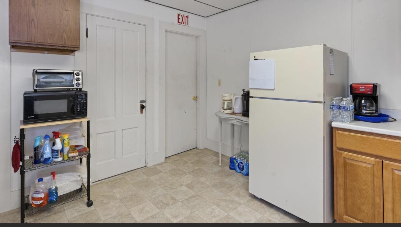 201 Knox Street Property Photo 13