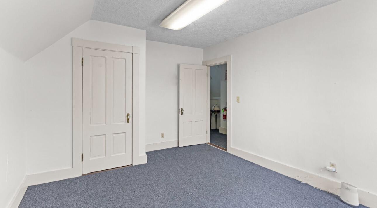 201 Knox Street Property Photo 14