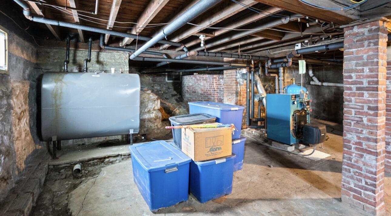 201 Knox Street Property Photo 32