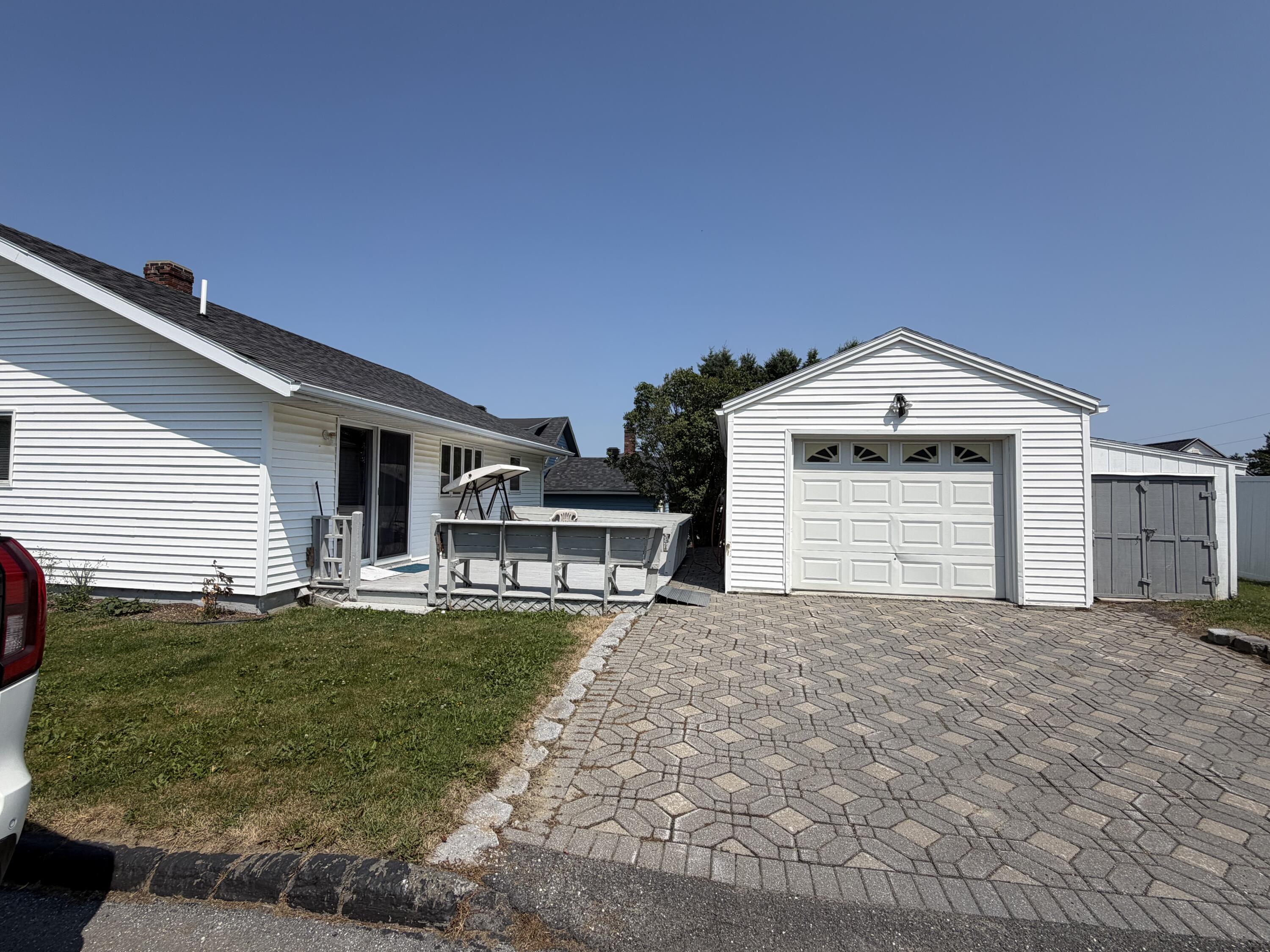 176 Pleasant Avenue Property Photo 2