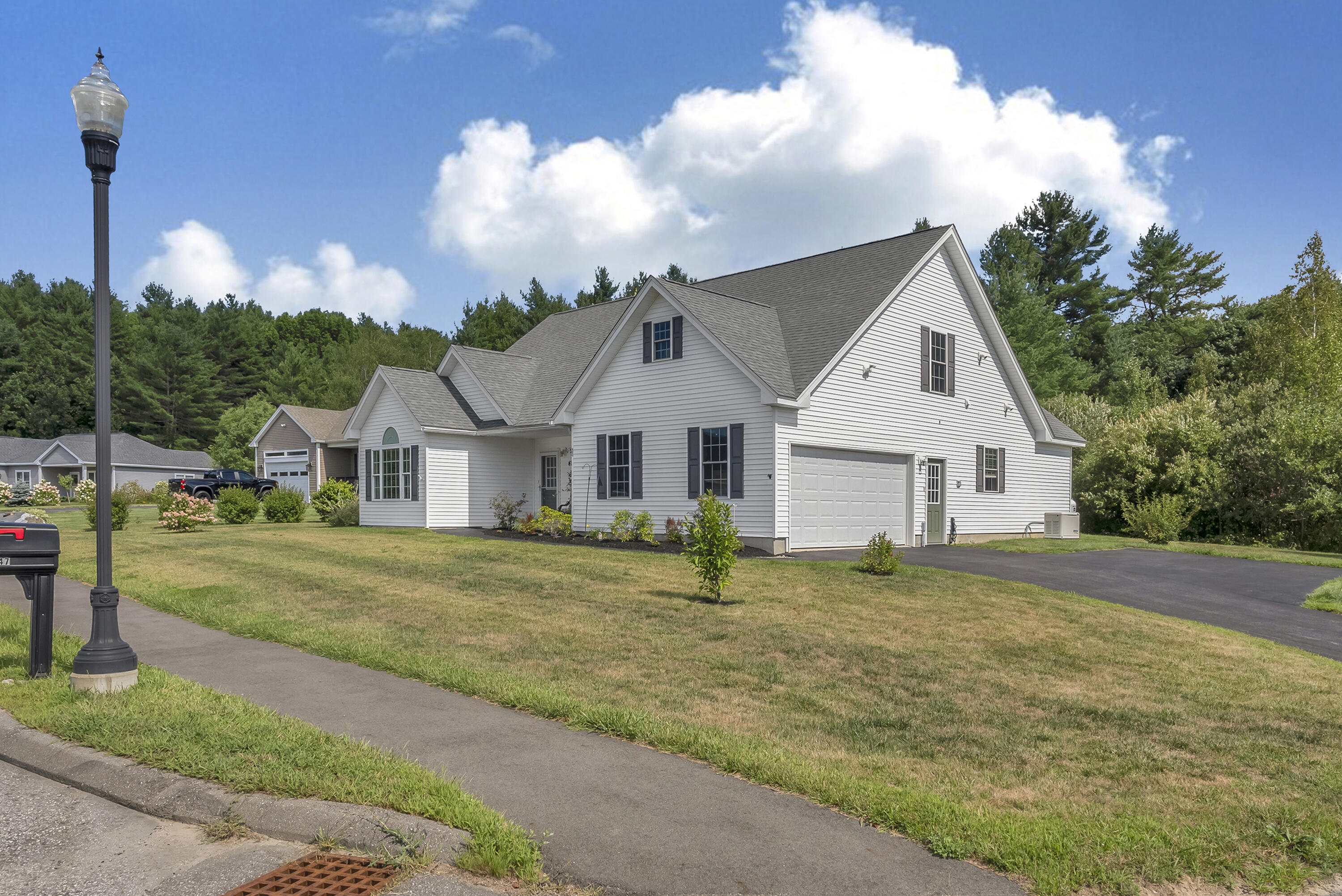 47 Fieldstone Drive Property Photo 4