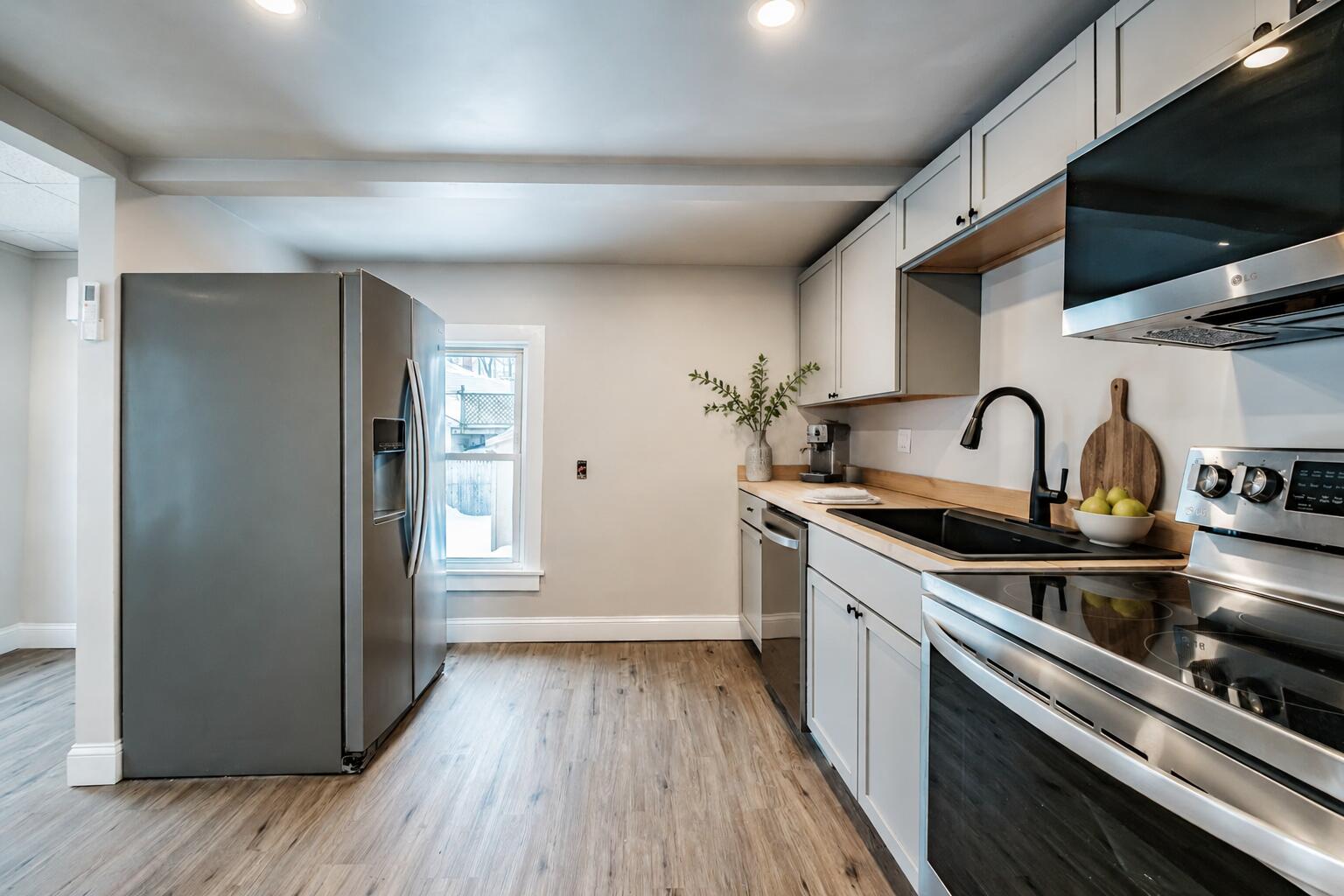 566 Washington Avenue Property Photo 4