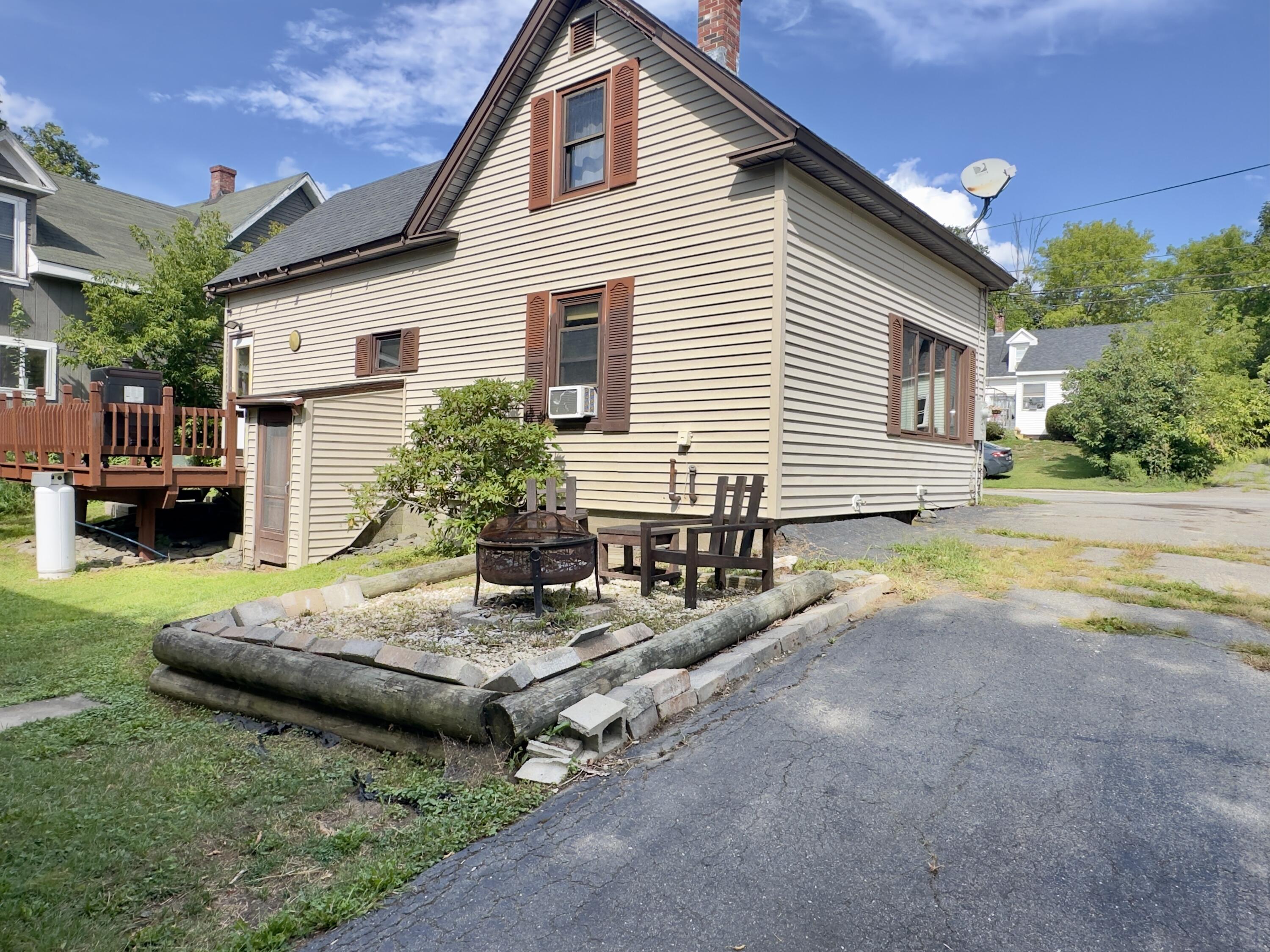113 Front Street Property Photo 5