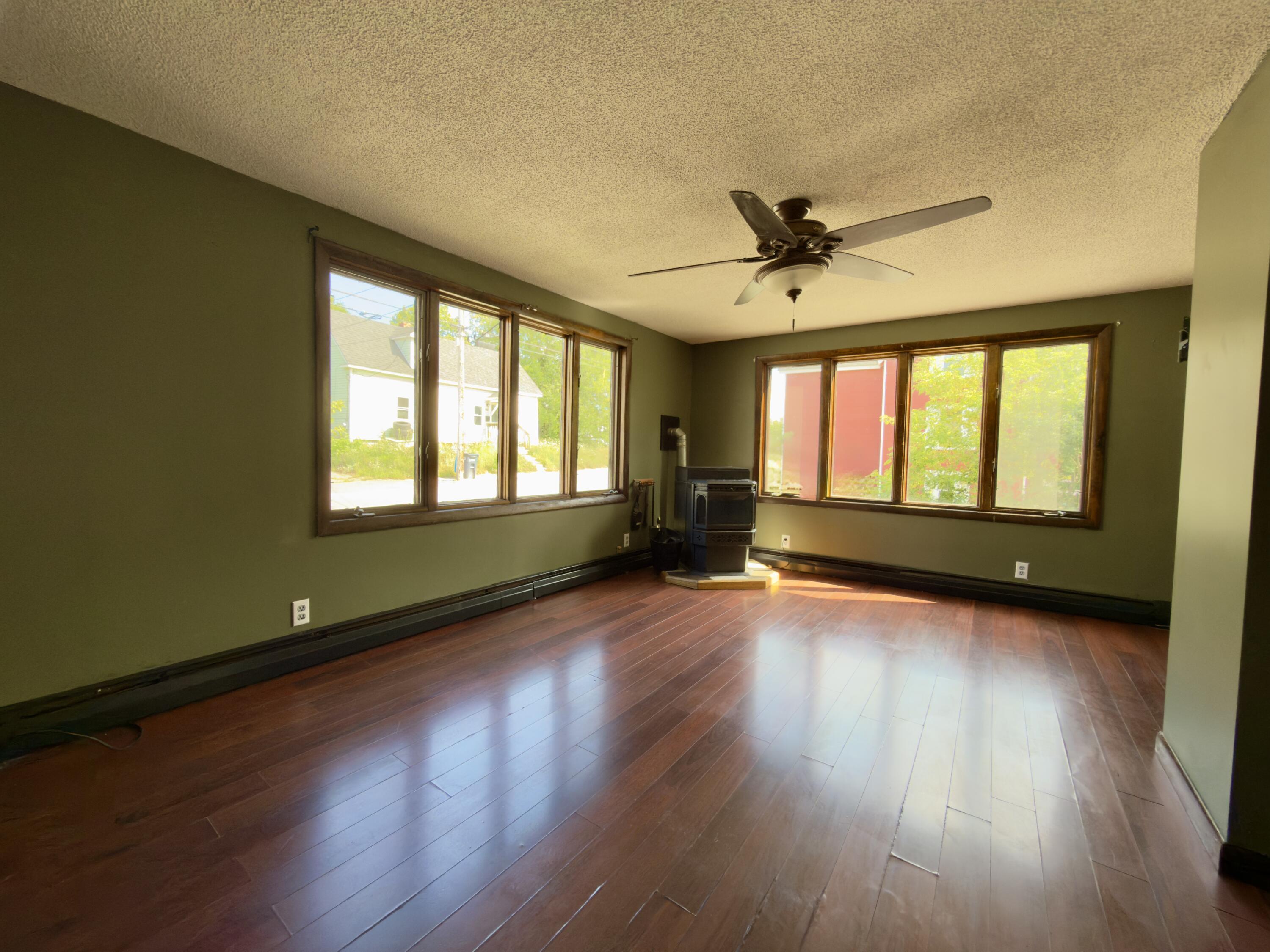 113 Front Street Property Photo 12