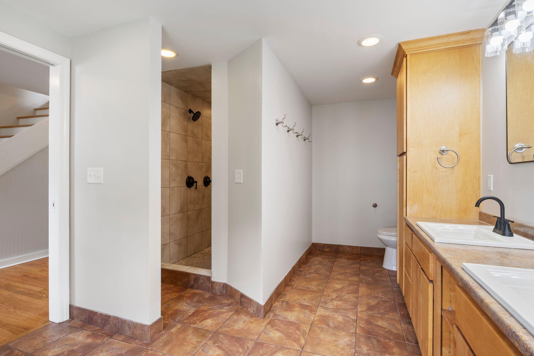 64 Tarbell Avenue Property Photo 49