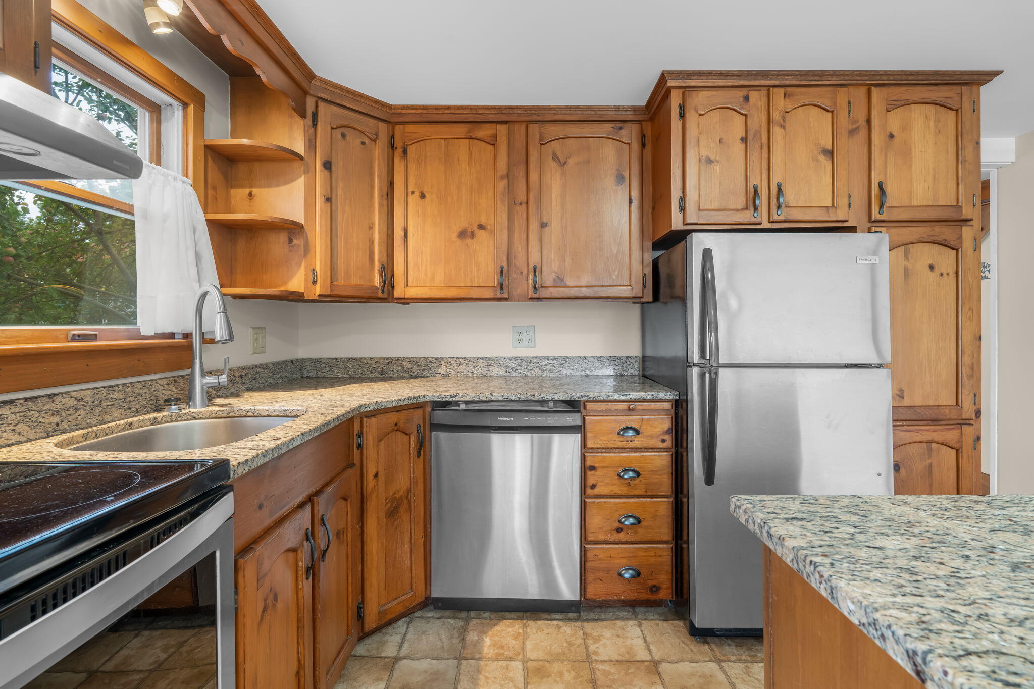 32 School Street Property Photo 8