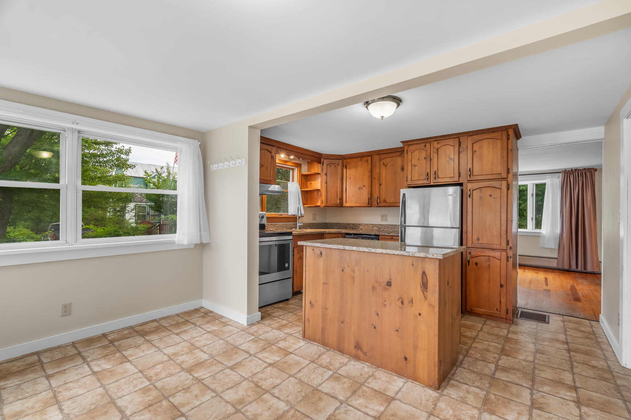 32 School Street Property Photo 12