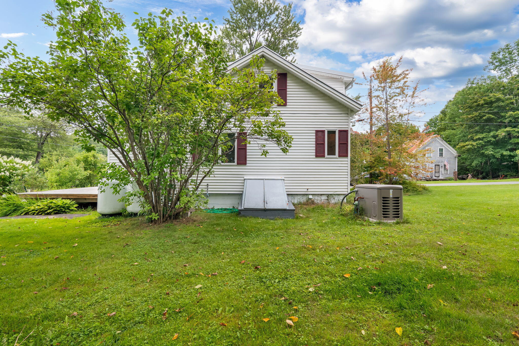 32 School Street Property Photo 30