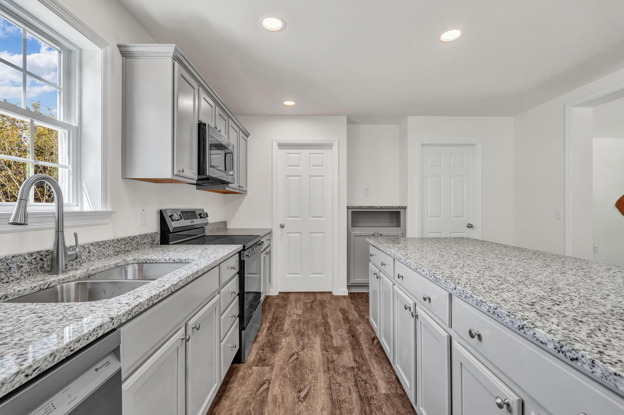 14 Manhattan Way Property Photo 18
