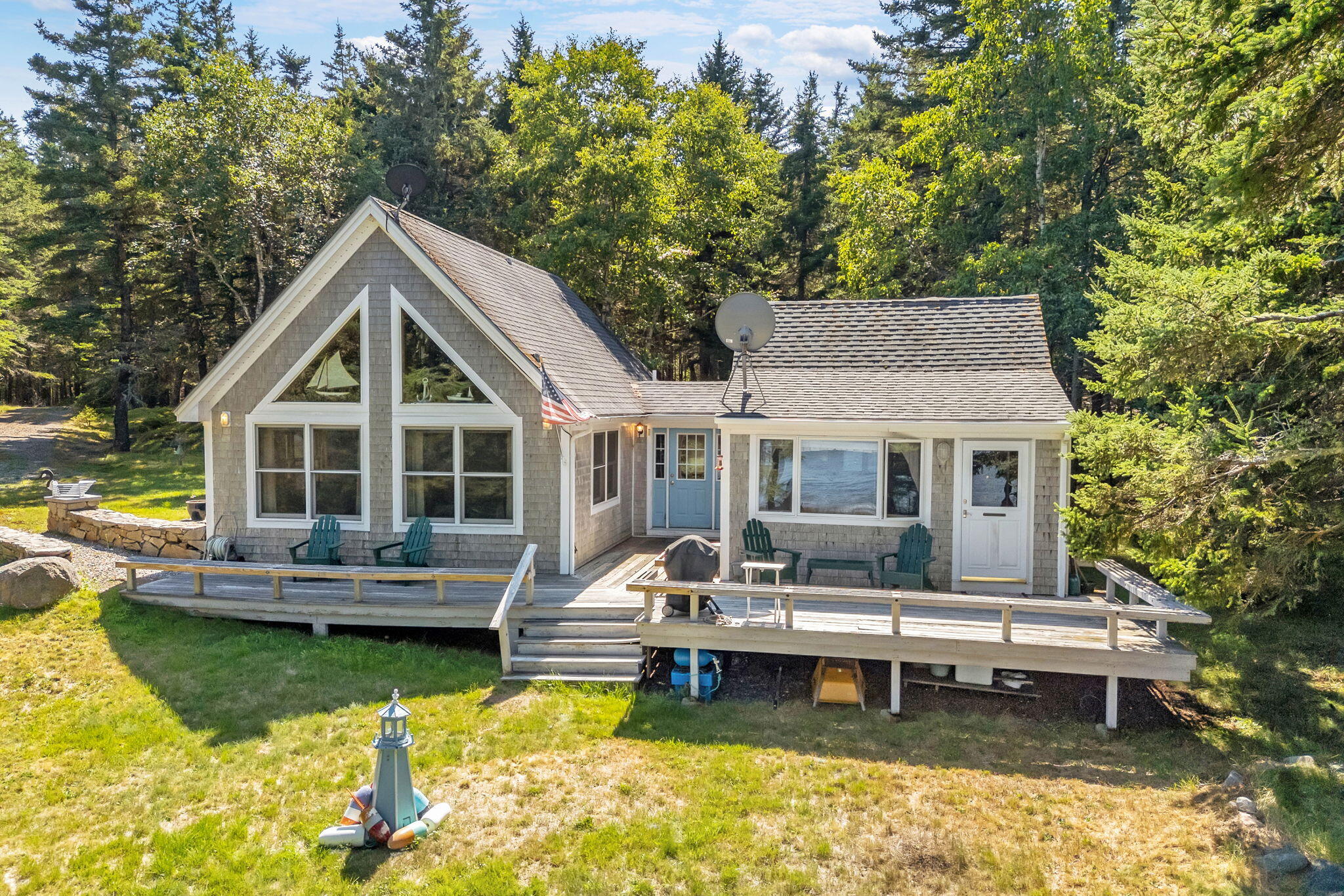 142 E Point Road Property Photo 1