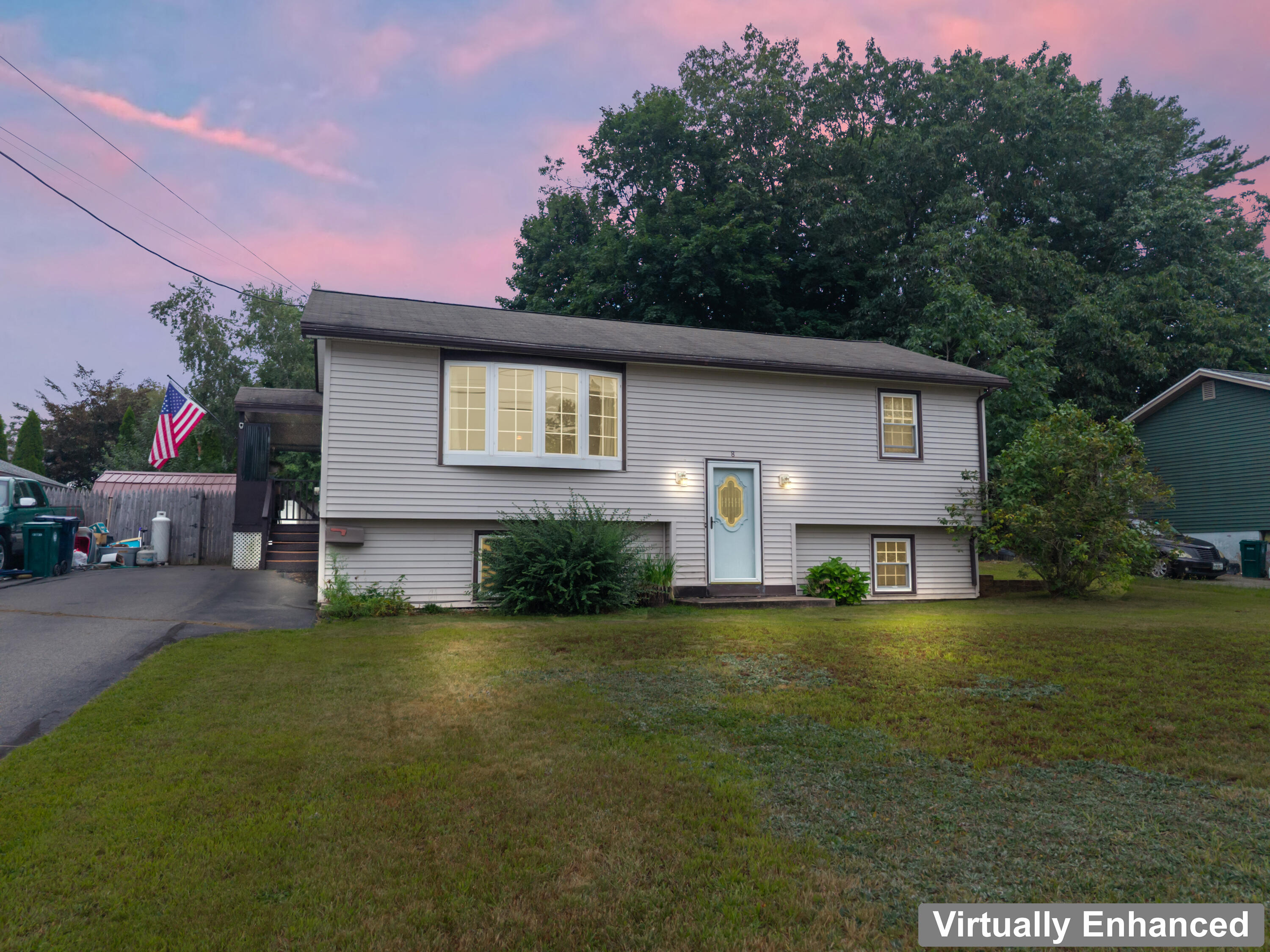 8 Debbie Avenue Property Photo 1