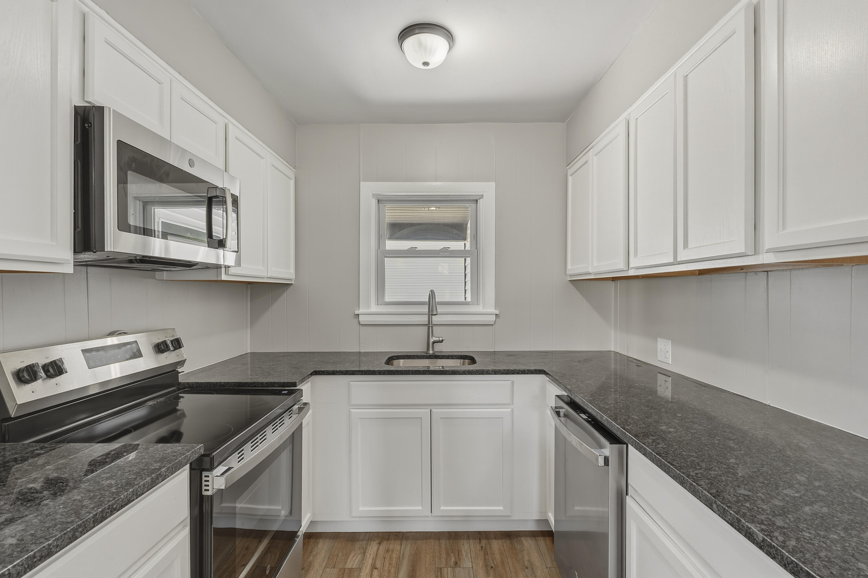 1 Fisher Avenue Property Photo 8