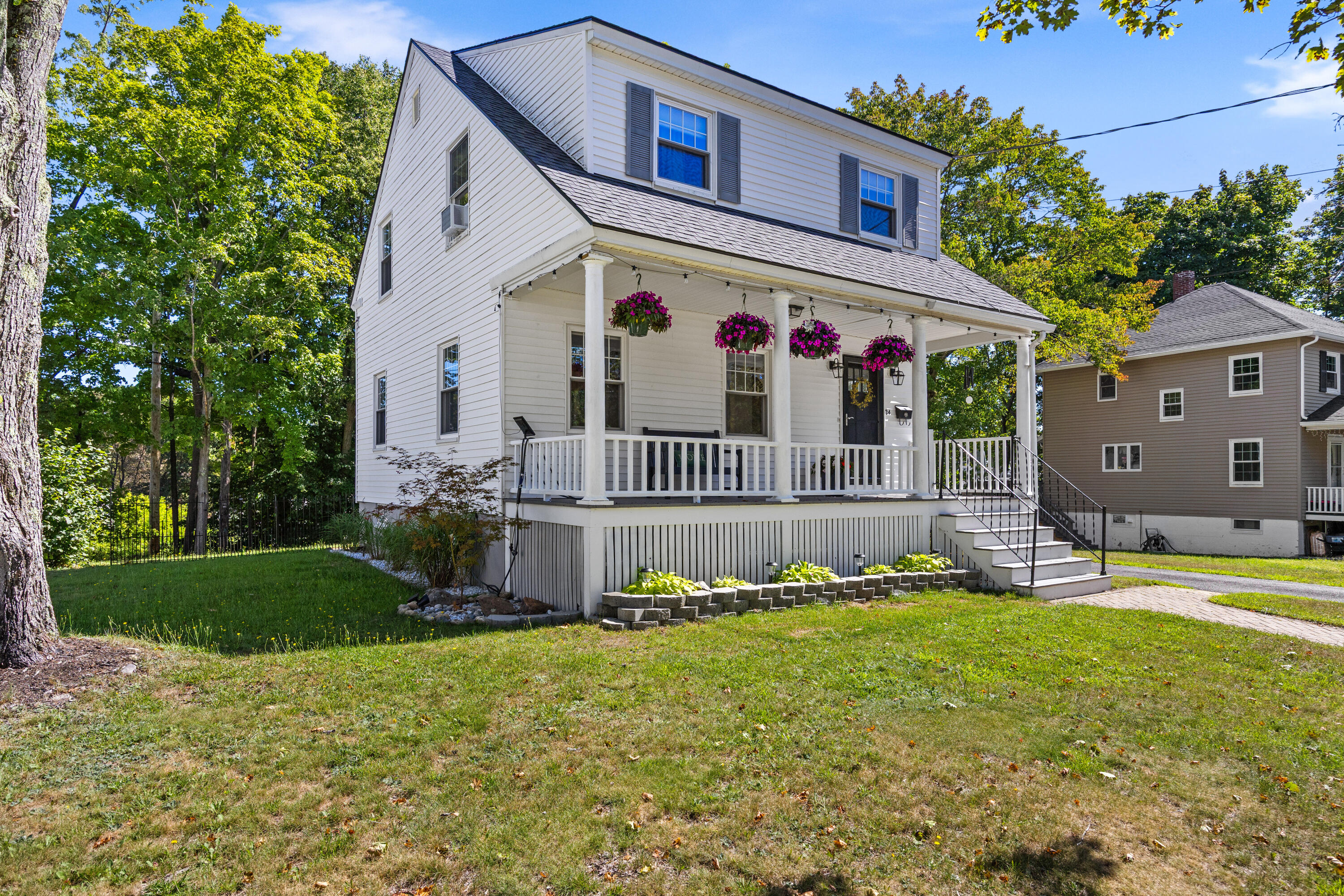24 Middle Street Property Photo 1
