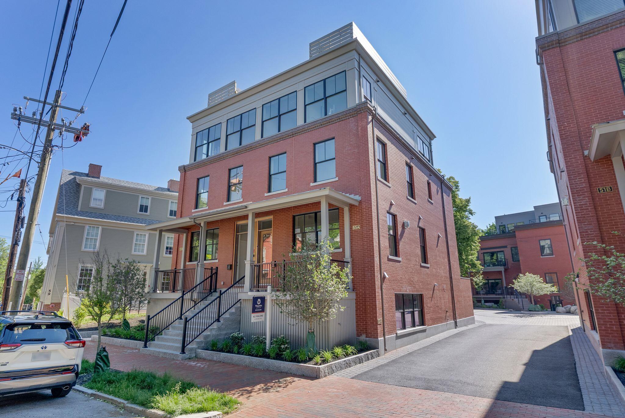 55 Carleton Street A Property Photo 6