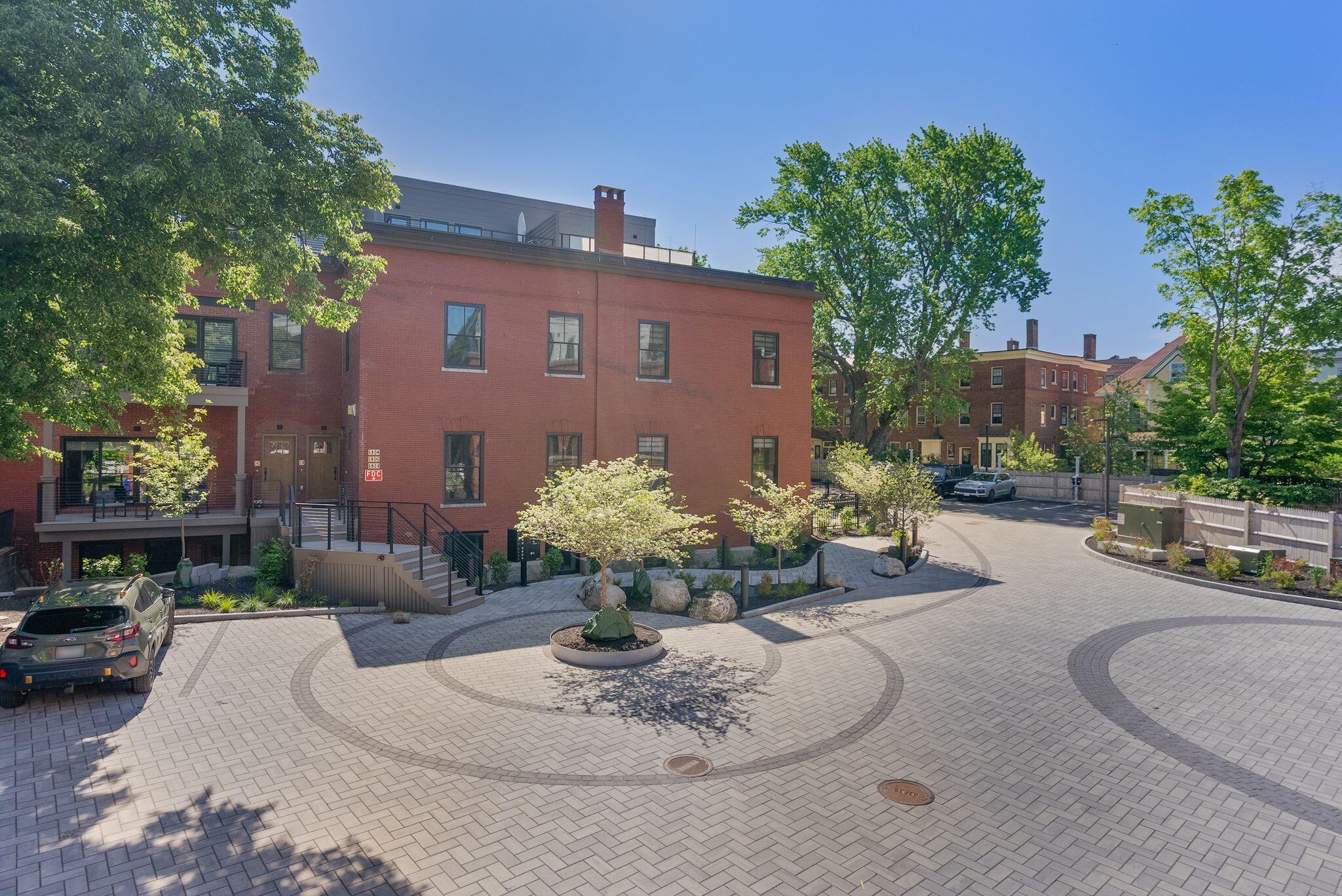 55 Carleton Street A Property Photo 11