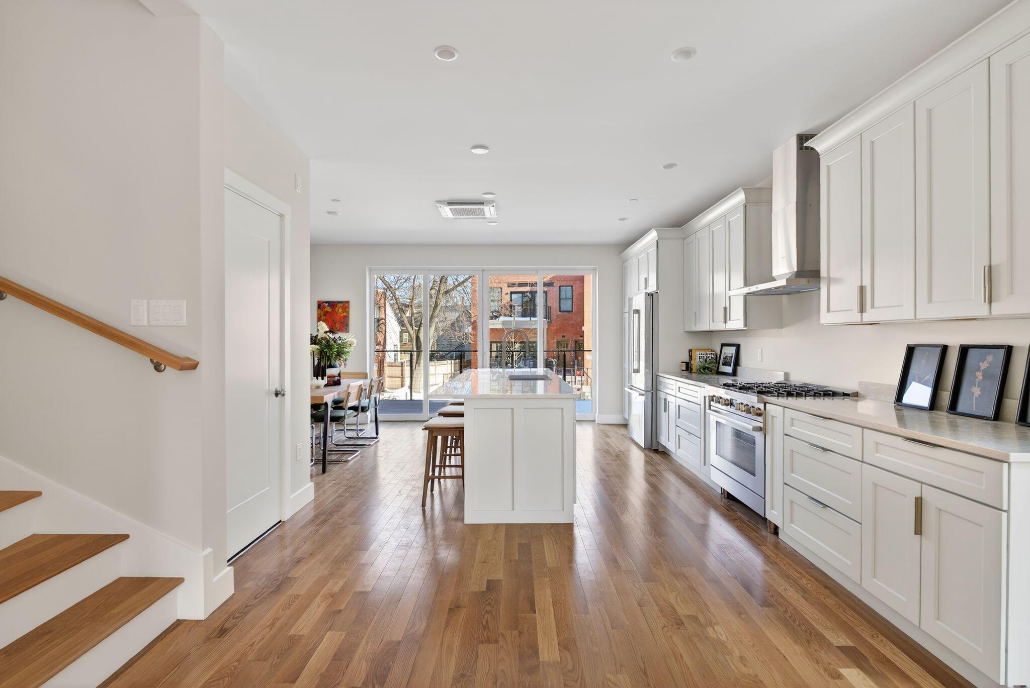 55 Carleton Street A Property Photo 18