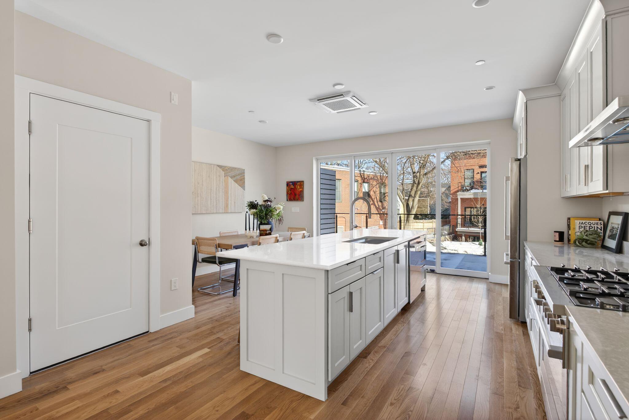 55 Carleton Street A Property Photo 26