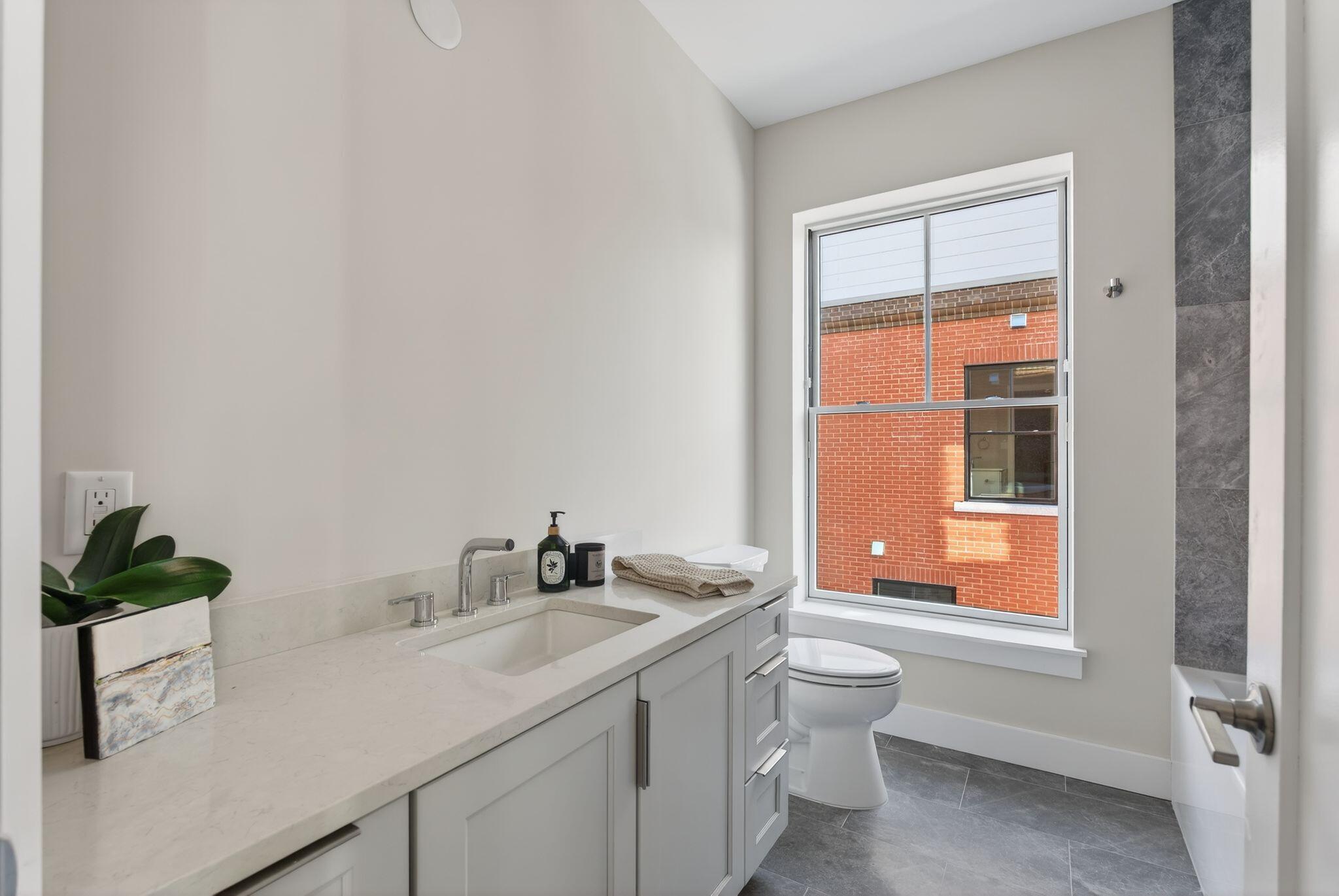 55 Carleton Street A Property Photo 30