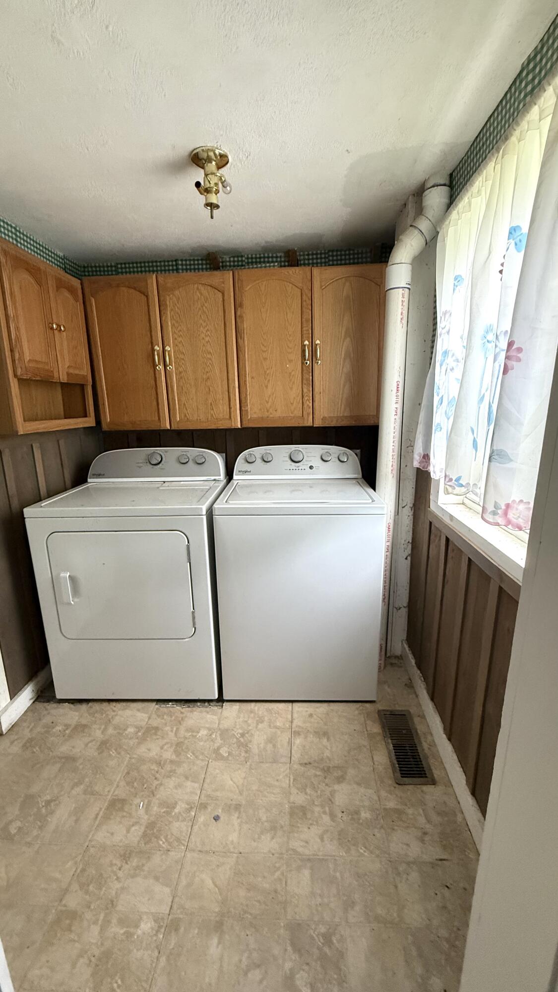 1123 South Street Property Photo 24