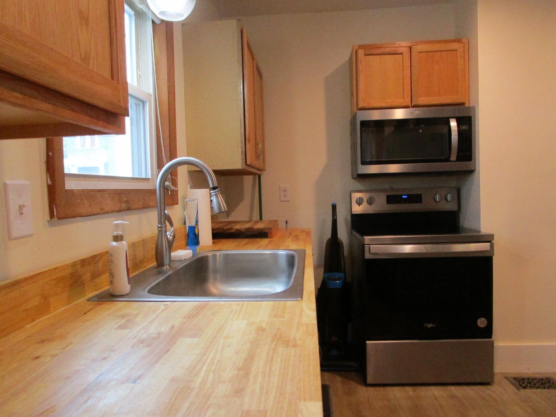 39 Pine Street Property Photo 5