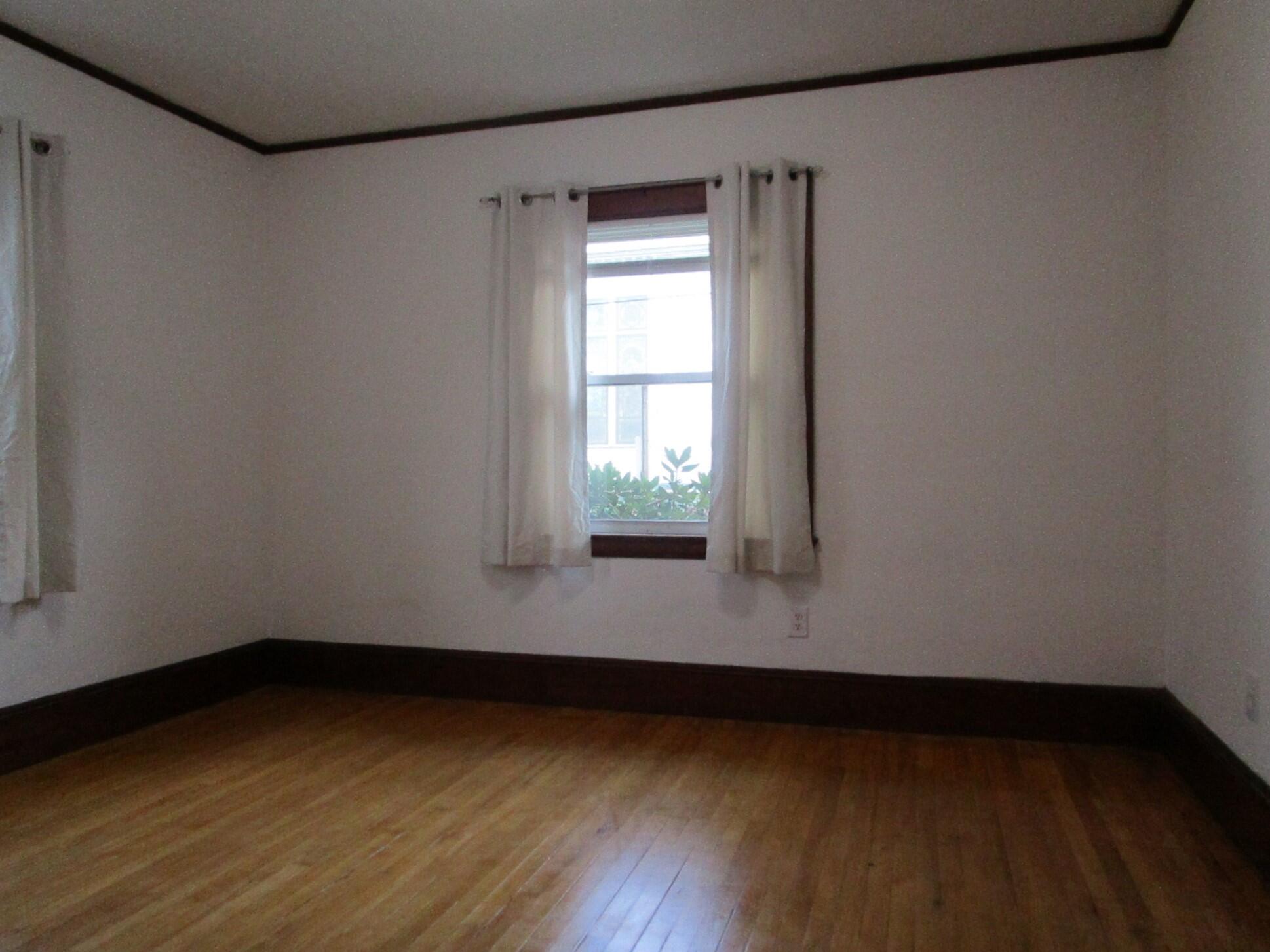 39 Pine Street Property Photo 10