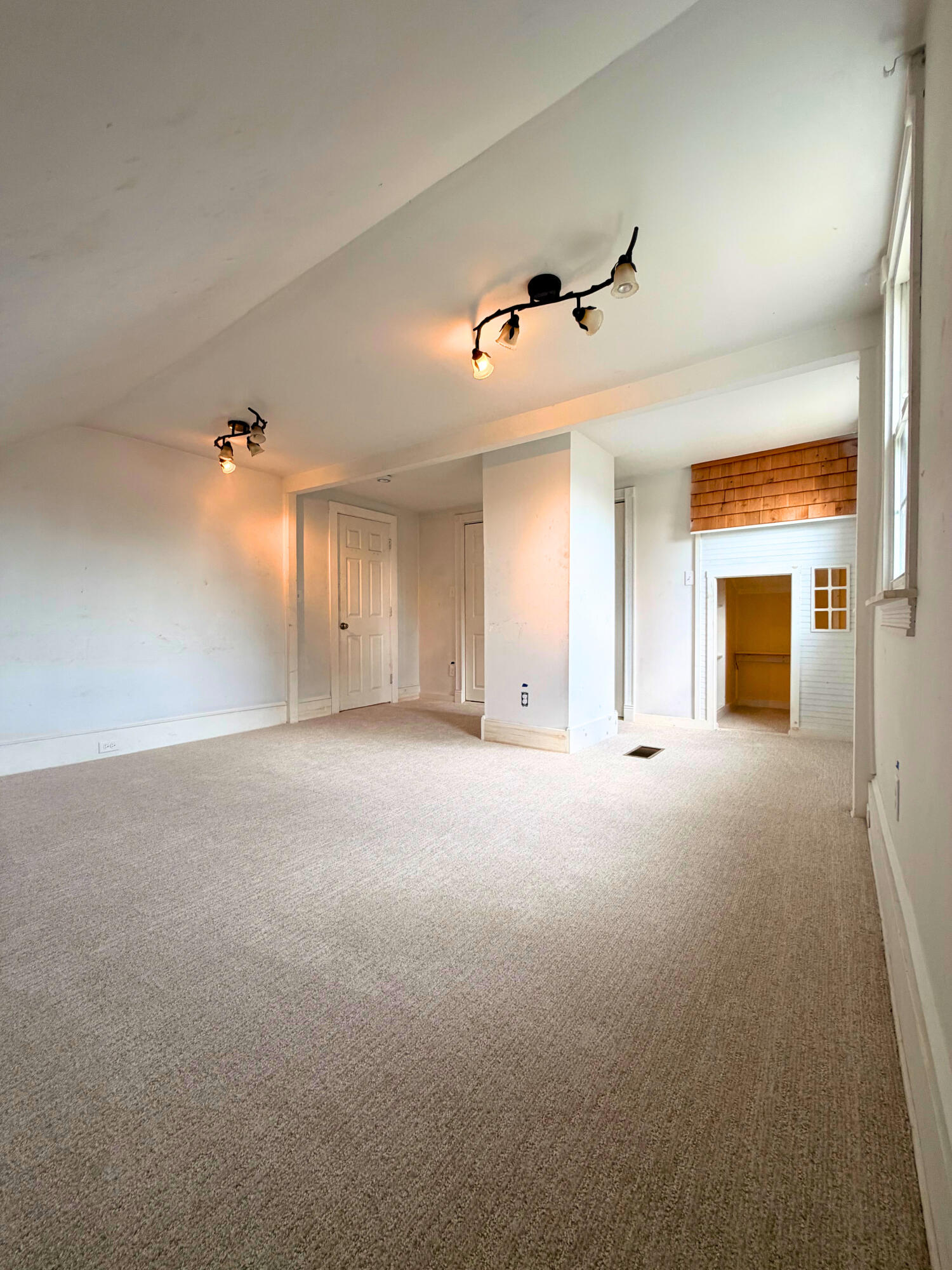 416 River Road Property Photo 16