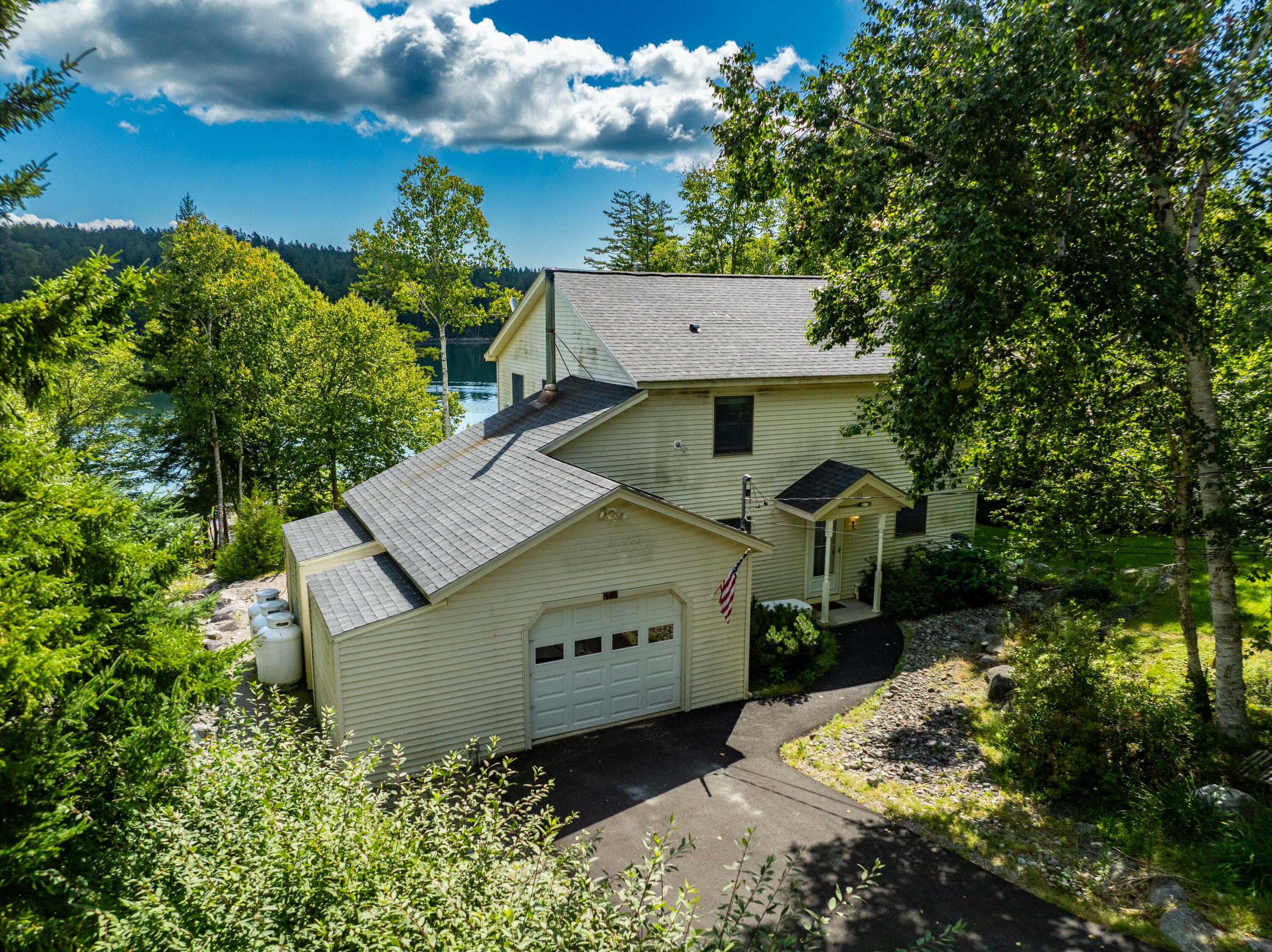 131 N Duck Cove Road Property Photo 1