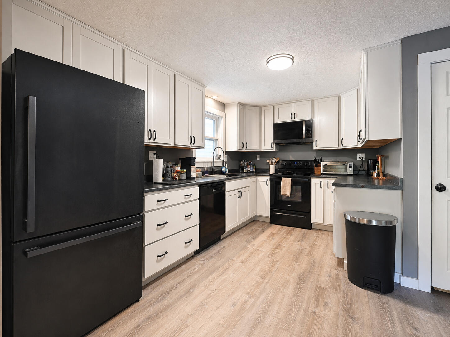 32 Farwell Street Property Photo 5