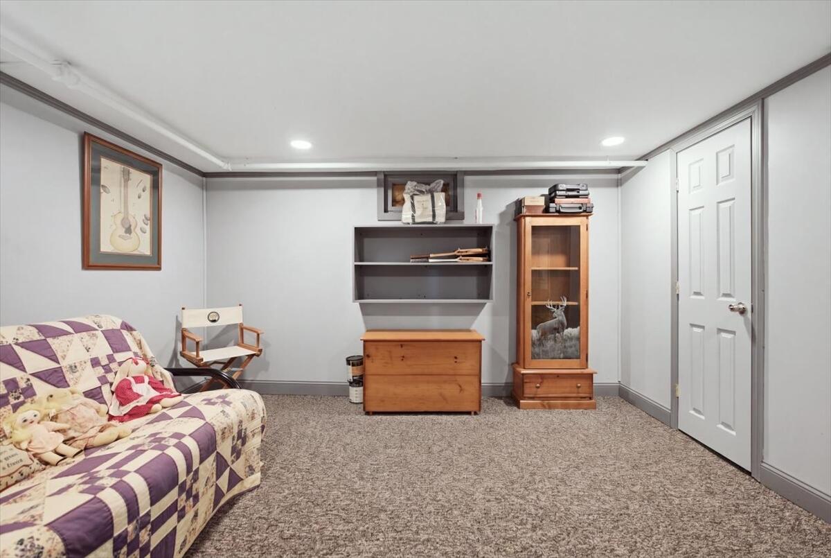 80 Grove Street Property Photo 40