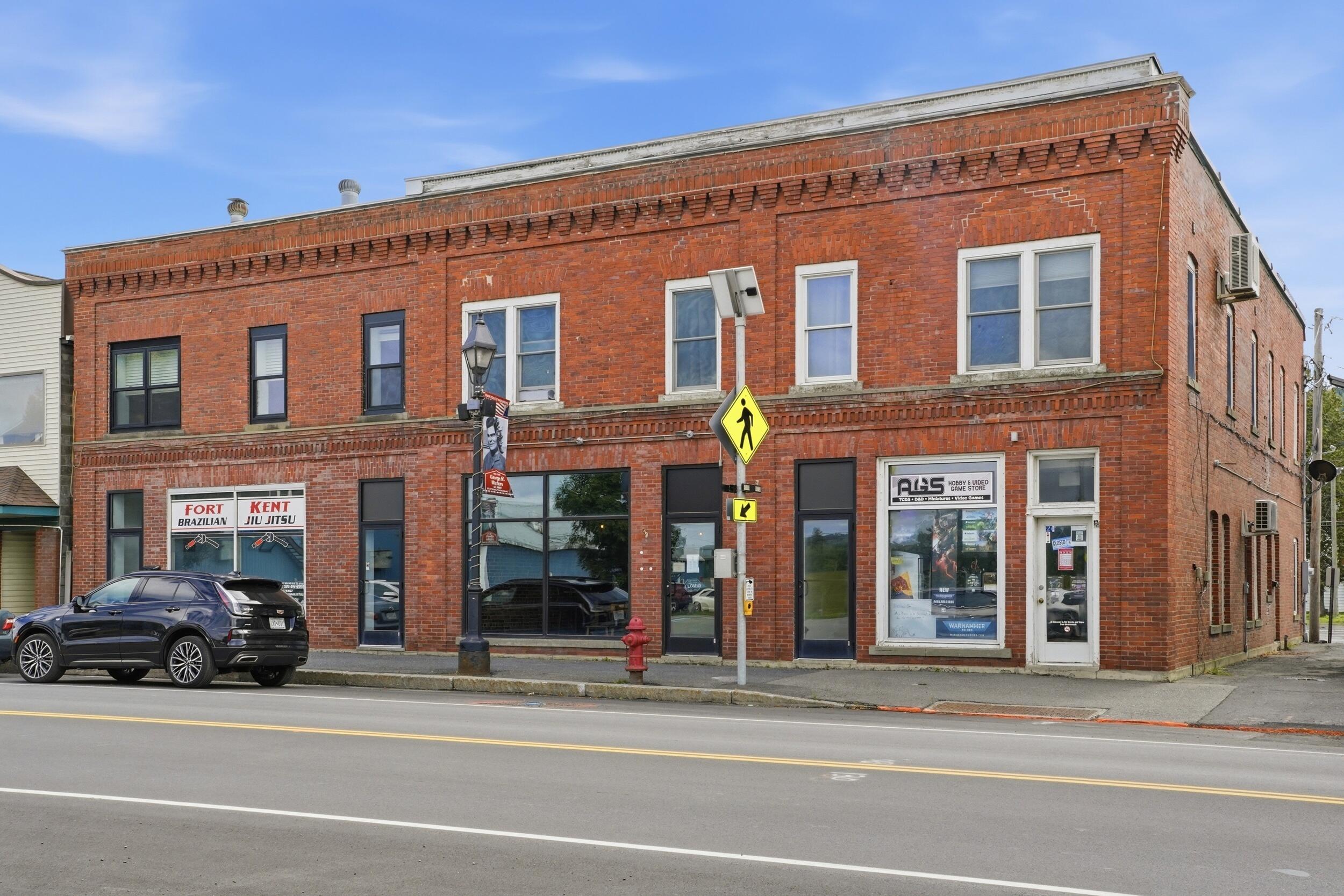 256-258 W Main Street Property Photo 1