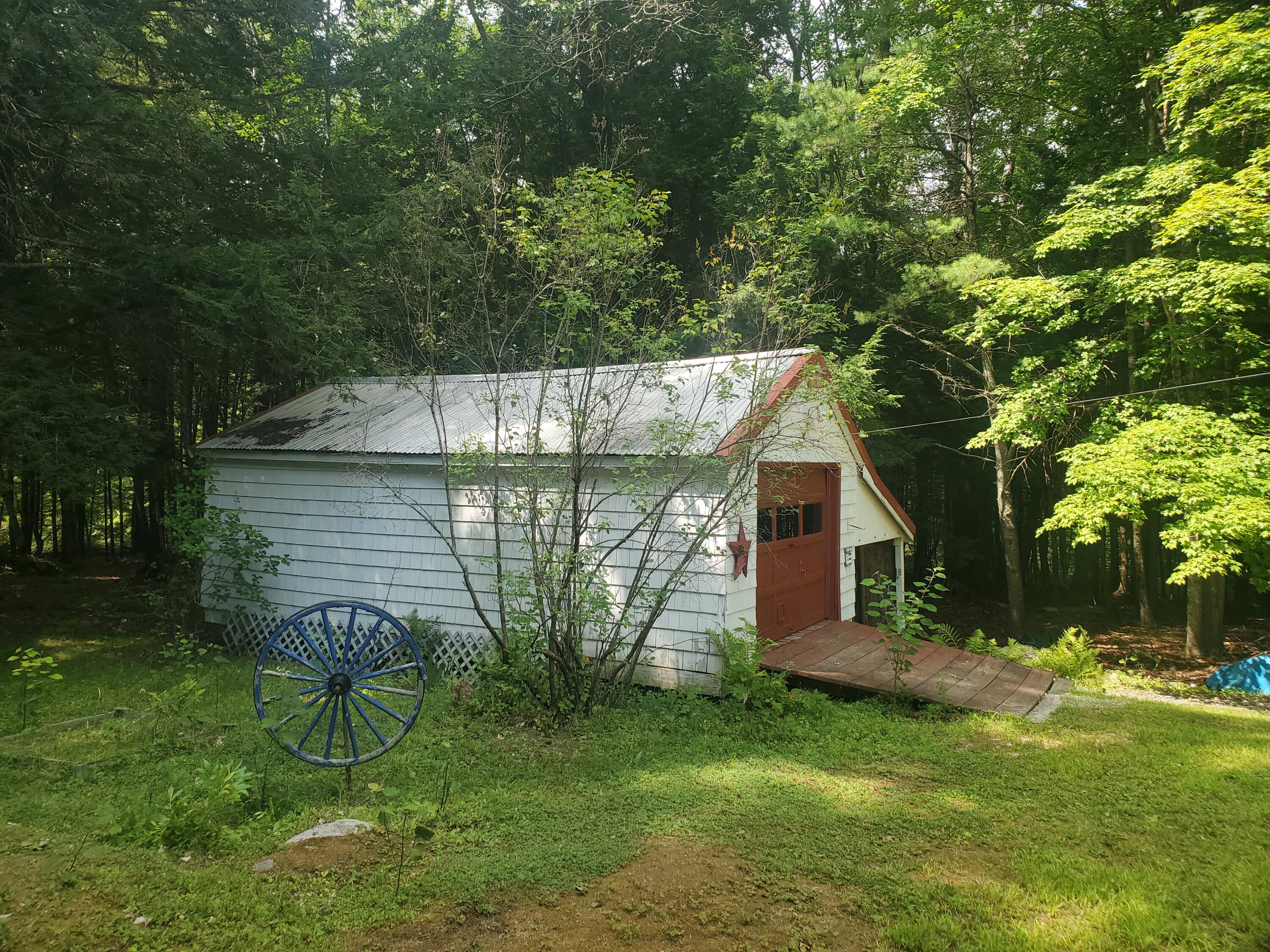 332 Gray Road Property Photo 4