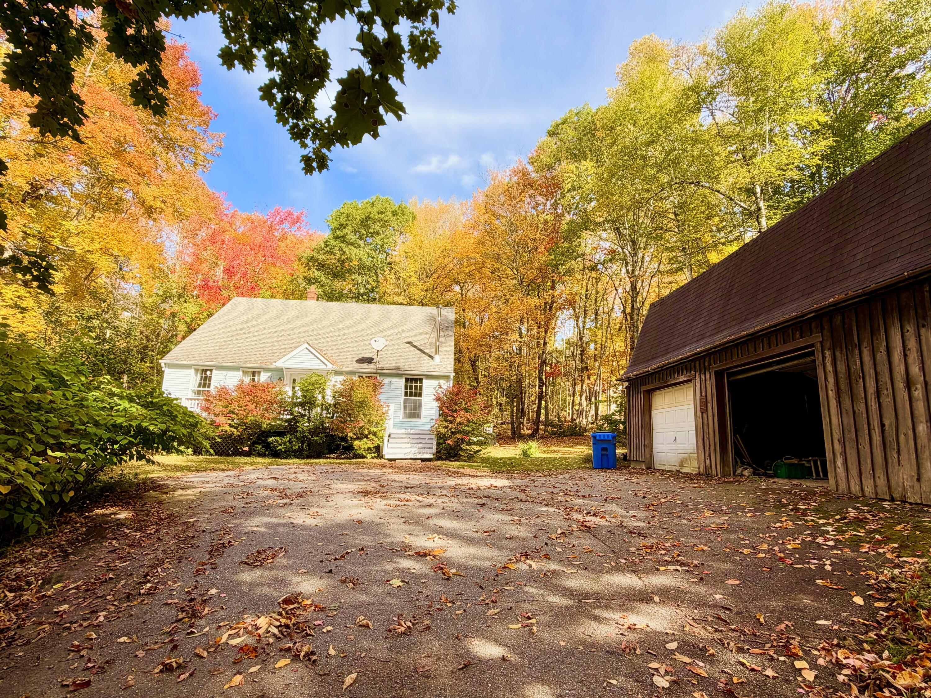 2116 Carmel Road N Property Photo 1
