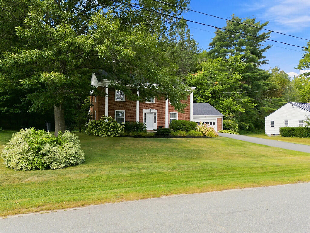 10 Lloyd Road Property Photo 3