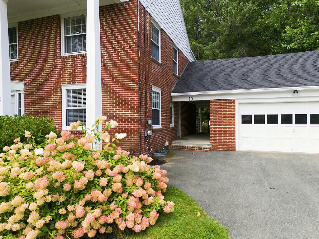 10 Lloyd Road Property Photo 5