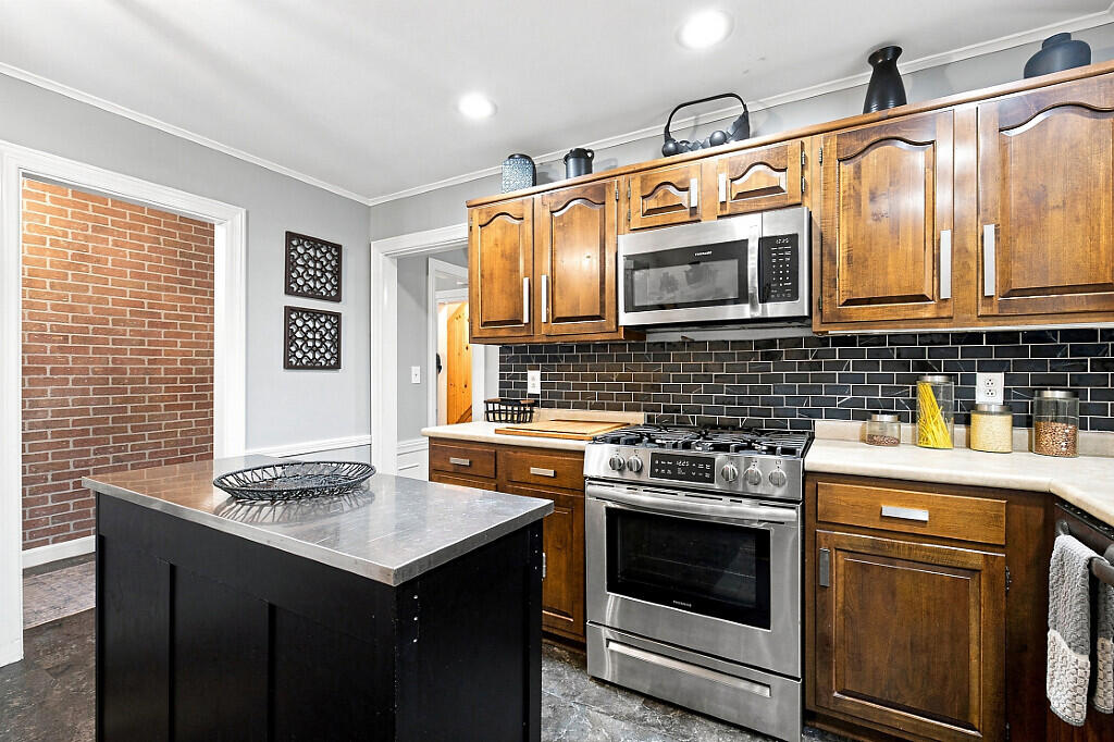 10 Lloyd Road Property Photo 7