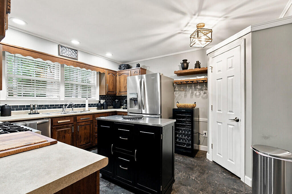 10 Lloyd Road Property Photo 9