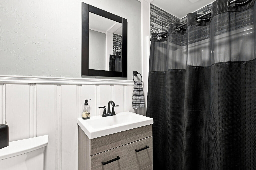 10 Lloyd Road Property Photo 21