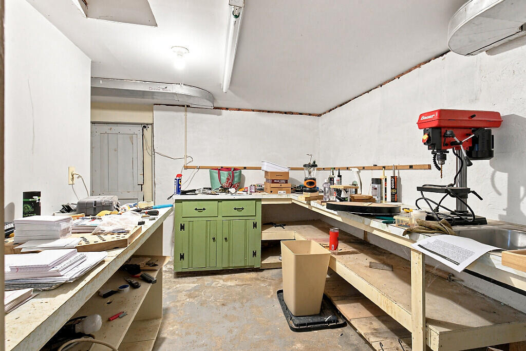 10 Lloyd Road Property Photo 48