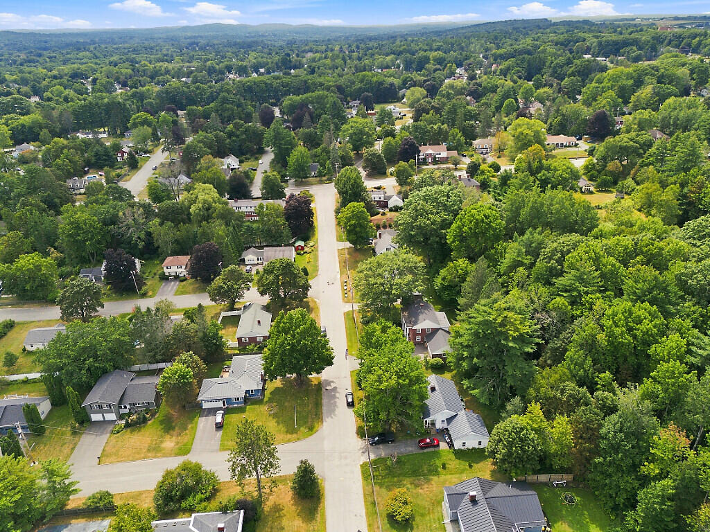10 Lloyd Road Property Photo 59