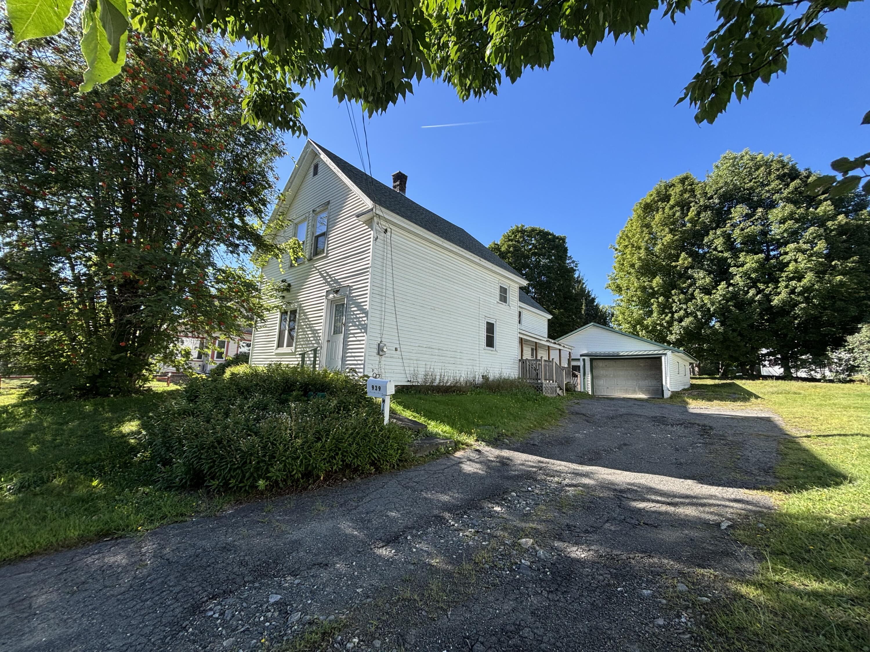 939 West Main Street Property Photo 1