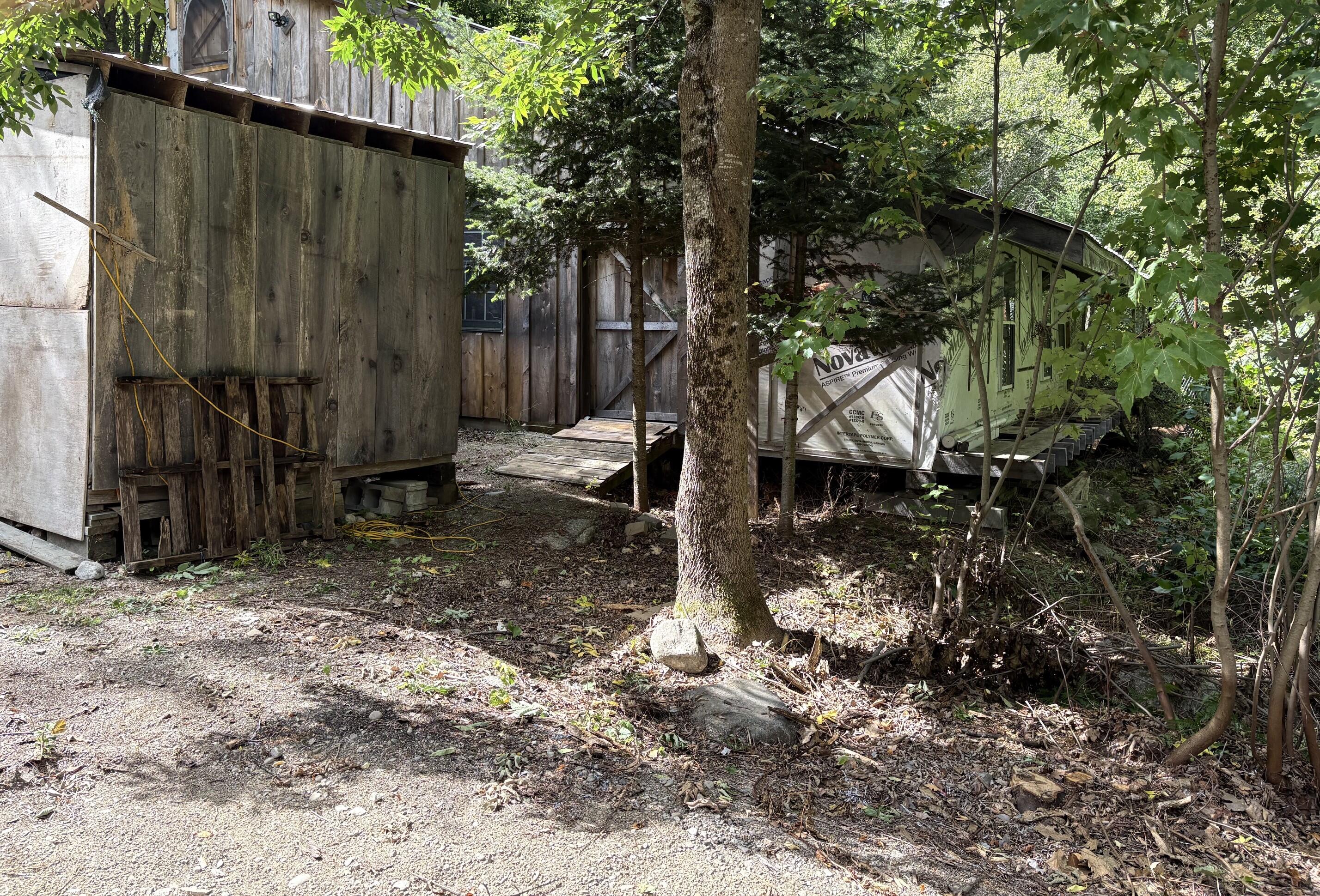 17 Elaine Way Property Photo 1