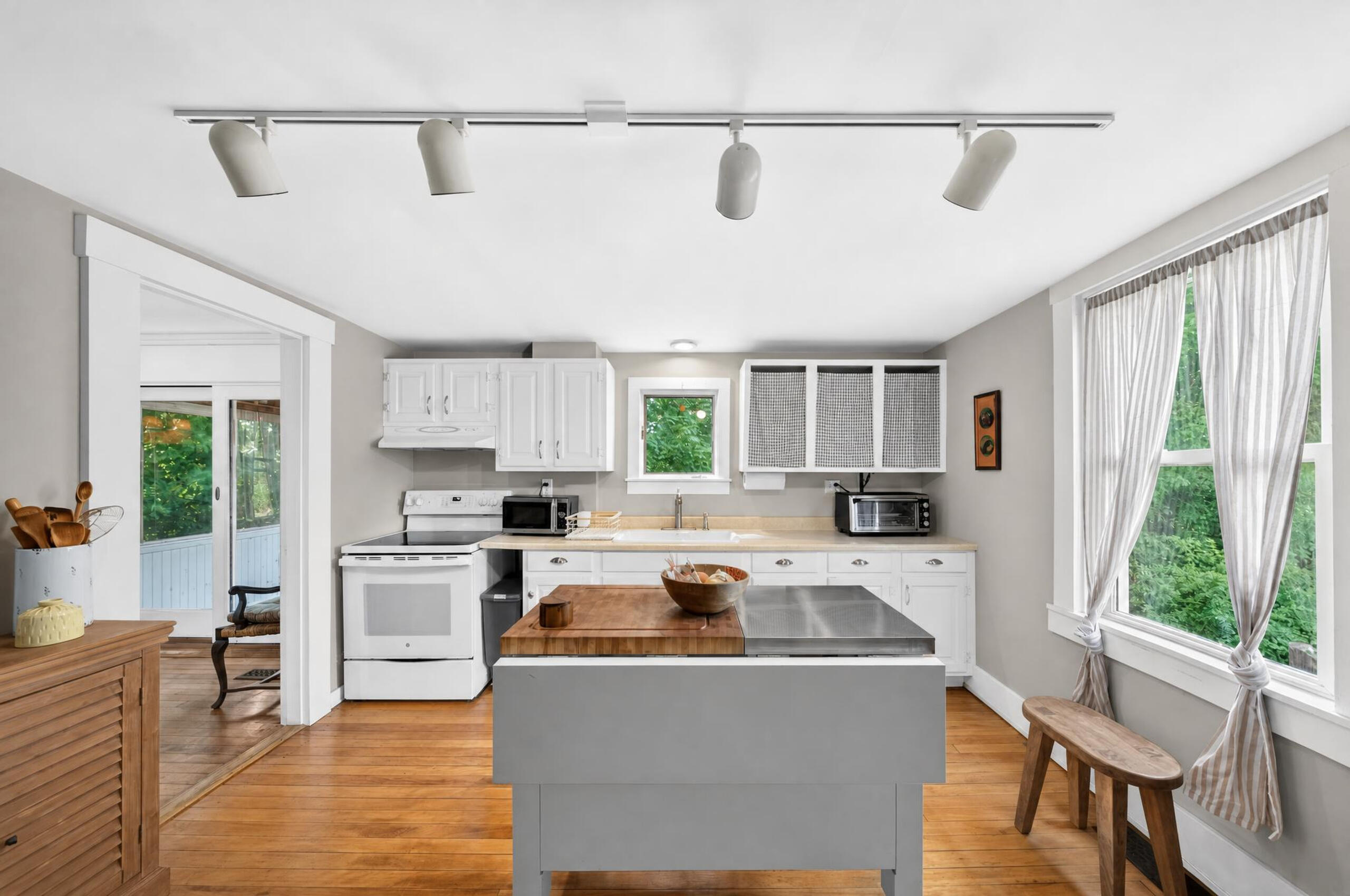 24 Glidden Street Property Photo 16